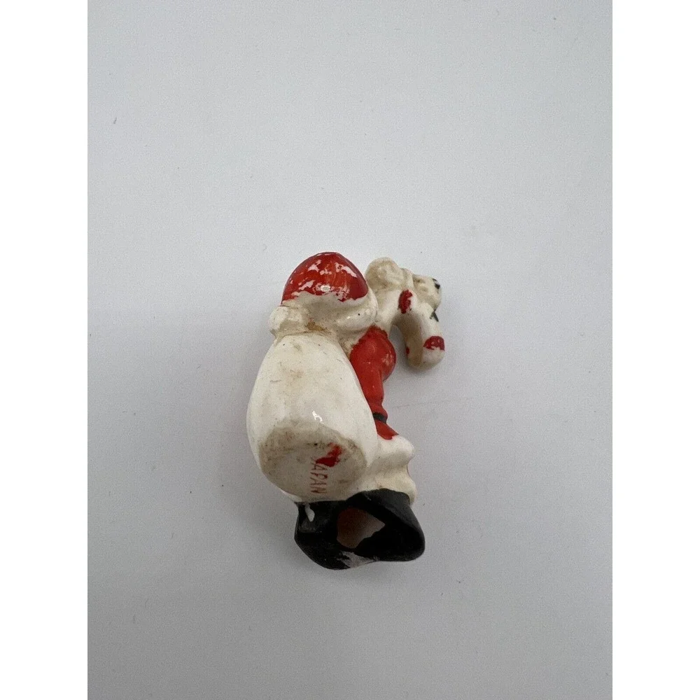 Unbranded vintage holiday